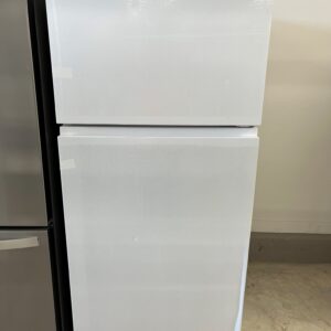 Hisense 30" Refrigerator (#PD1009)