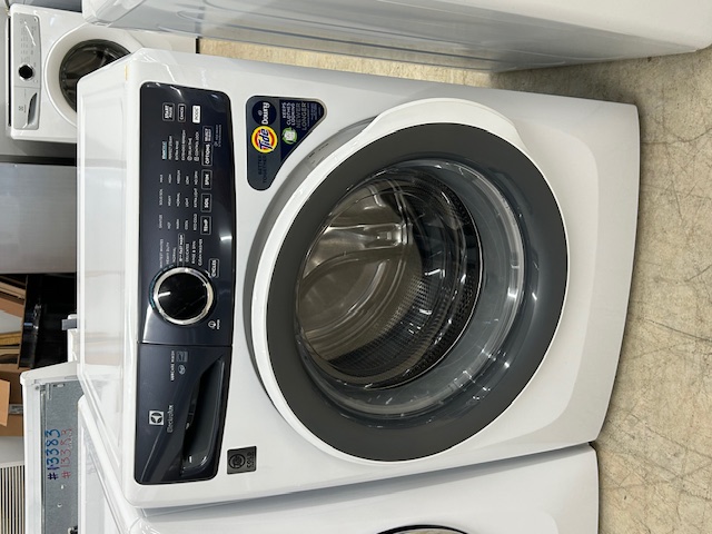 Electrolux Front Load Washer (#13282)