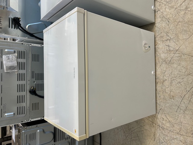 5 cu.ft. Frigidaire Chest Freezer (#13327)