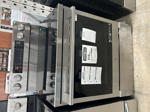 30" LG Stove (#13381)