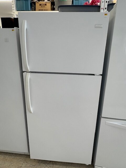 28″ Frigidaire Refrigerator (#13605)