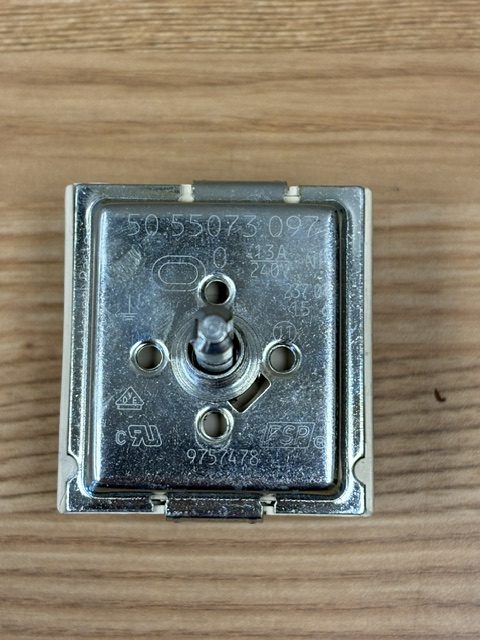 9757478 (1)