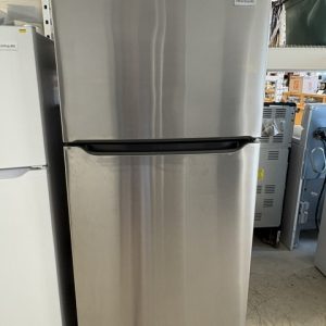 30" Frigidaire Refrigerator (#13916)