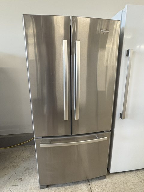 33″ Whirlpool Refrigerator (#13945)